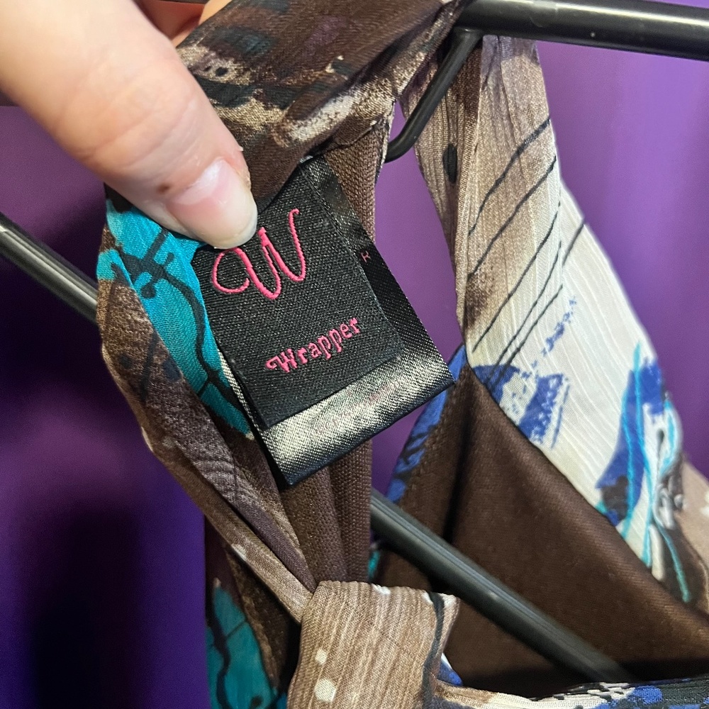 Abstract Patterned Ruffle Shirt - Picture 8 of 10